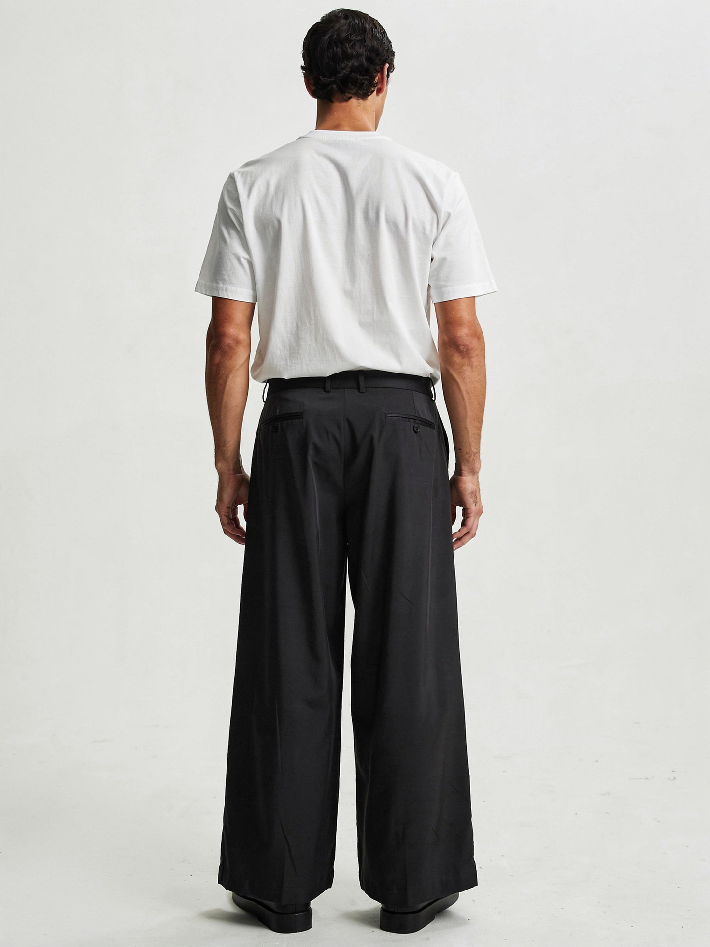 ストラクチャードプリーツワイドスラックス