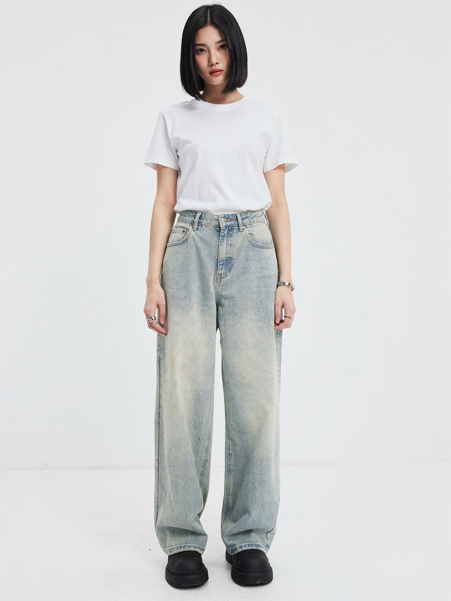 ライトブルールーズストレートデニム