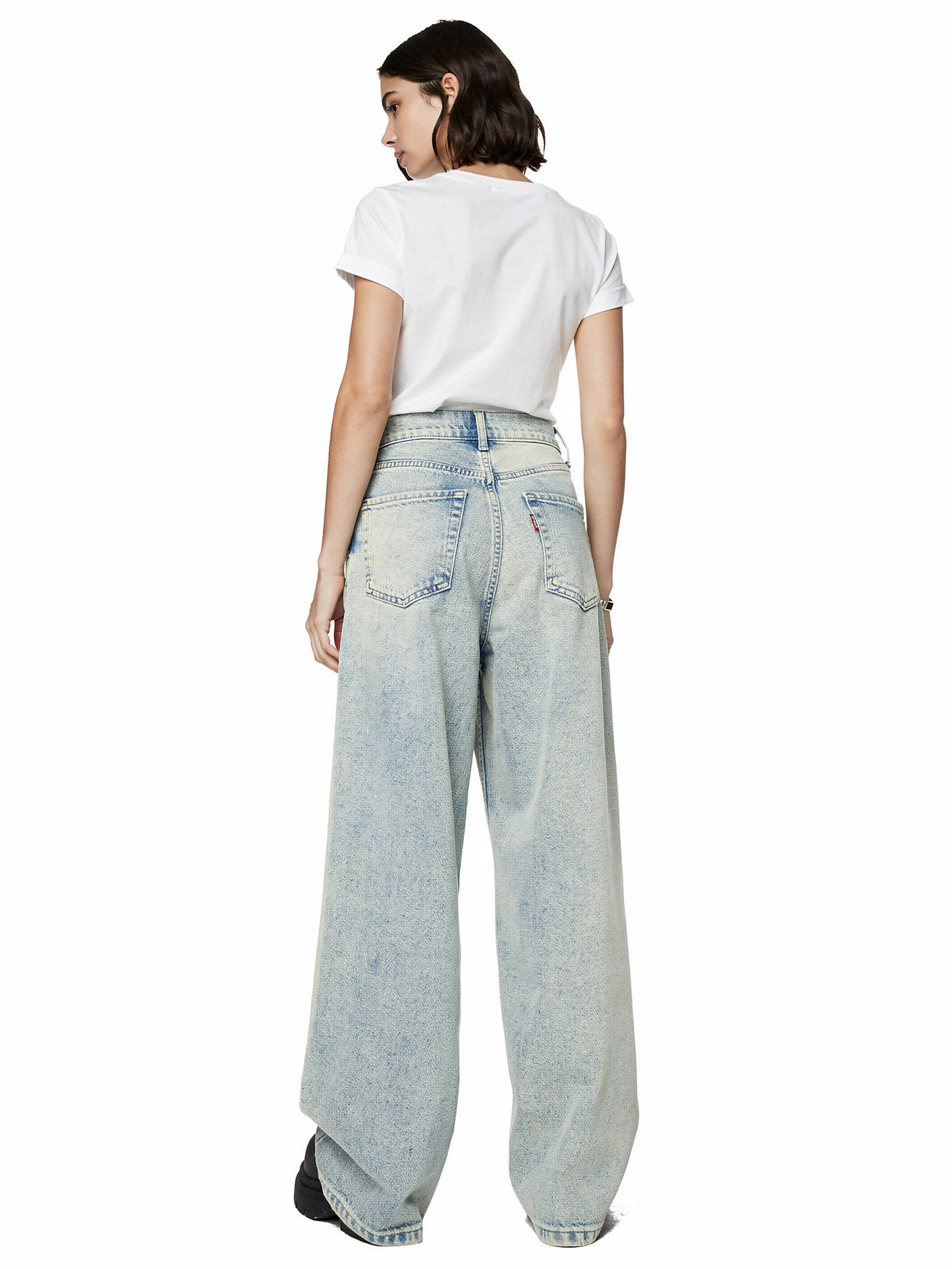 ライトブルールーズストレートデニム