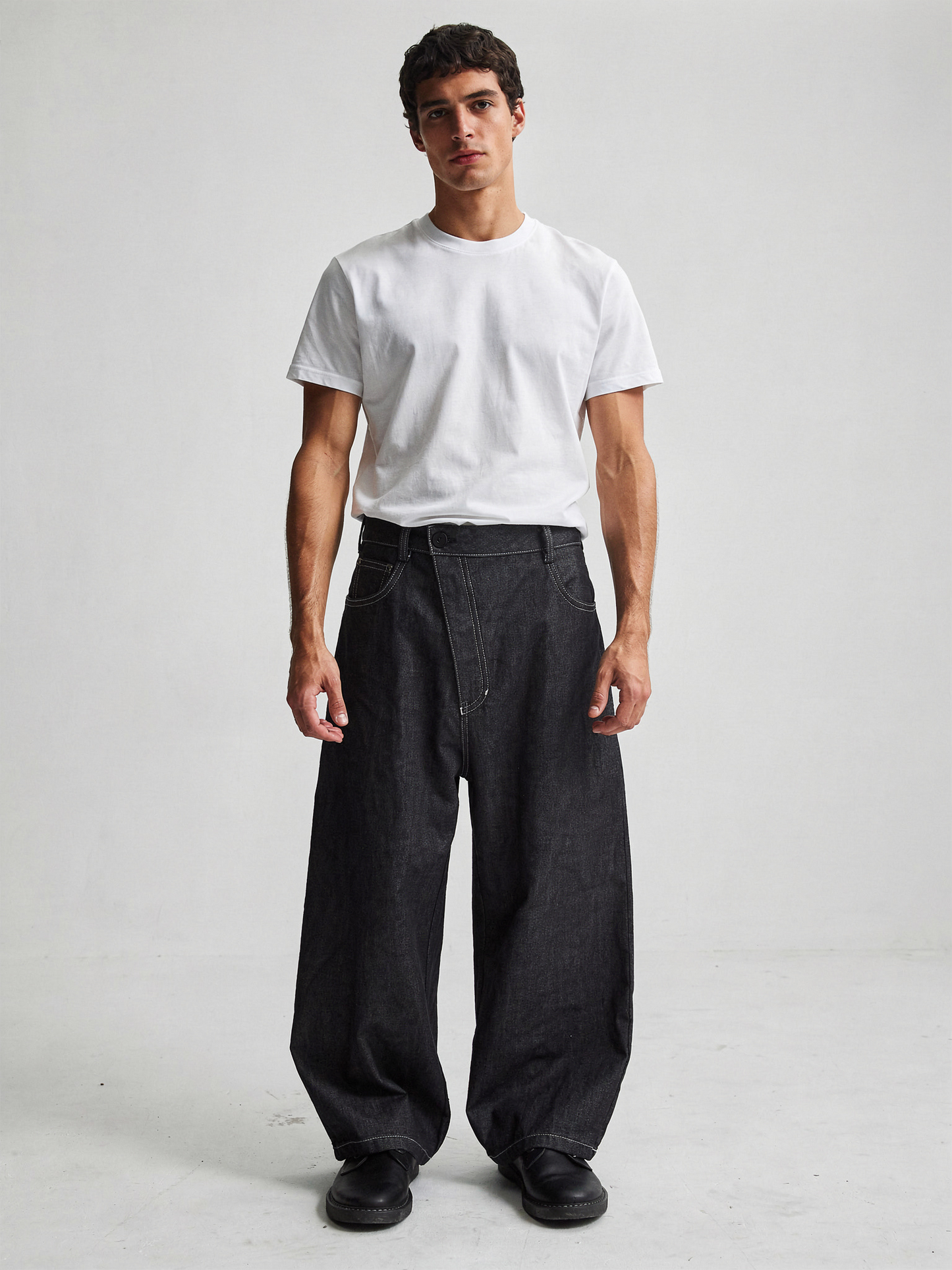 アシンメトリーウエスト ワイドレッグ デニムパンツ