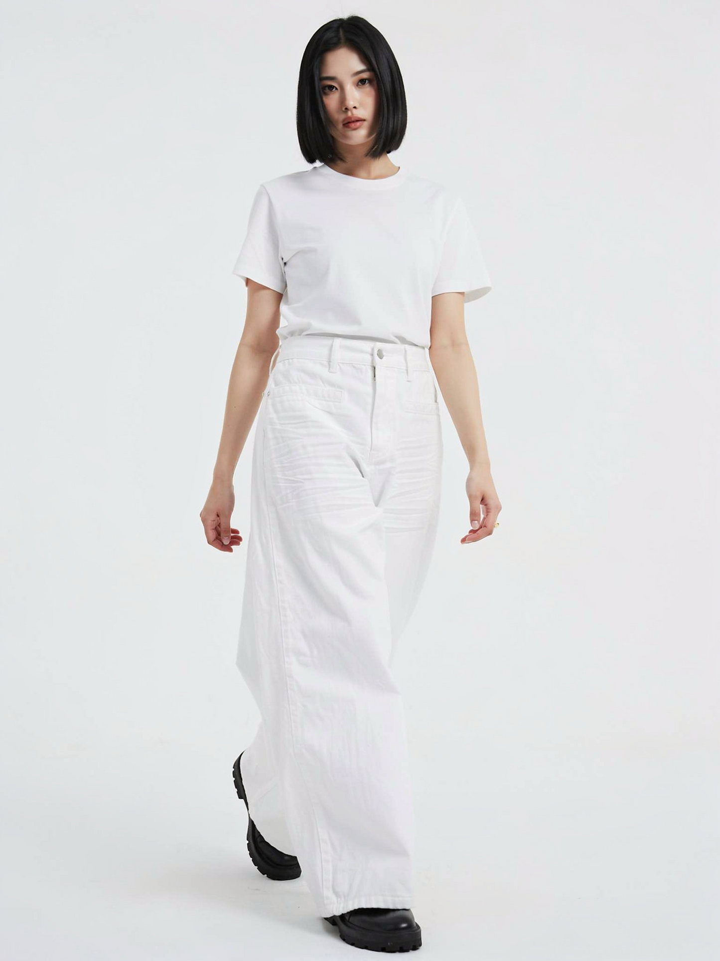 ホワイトデニムワイドパンツ