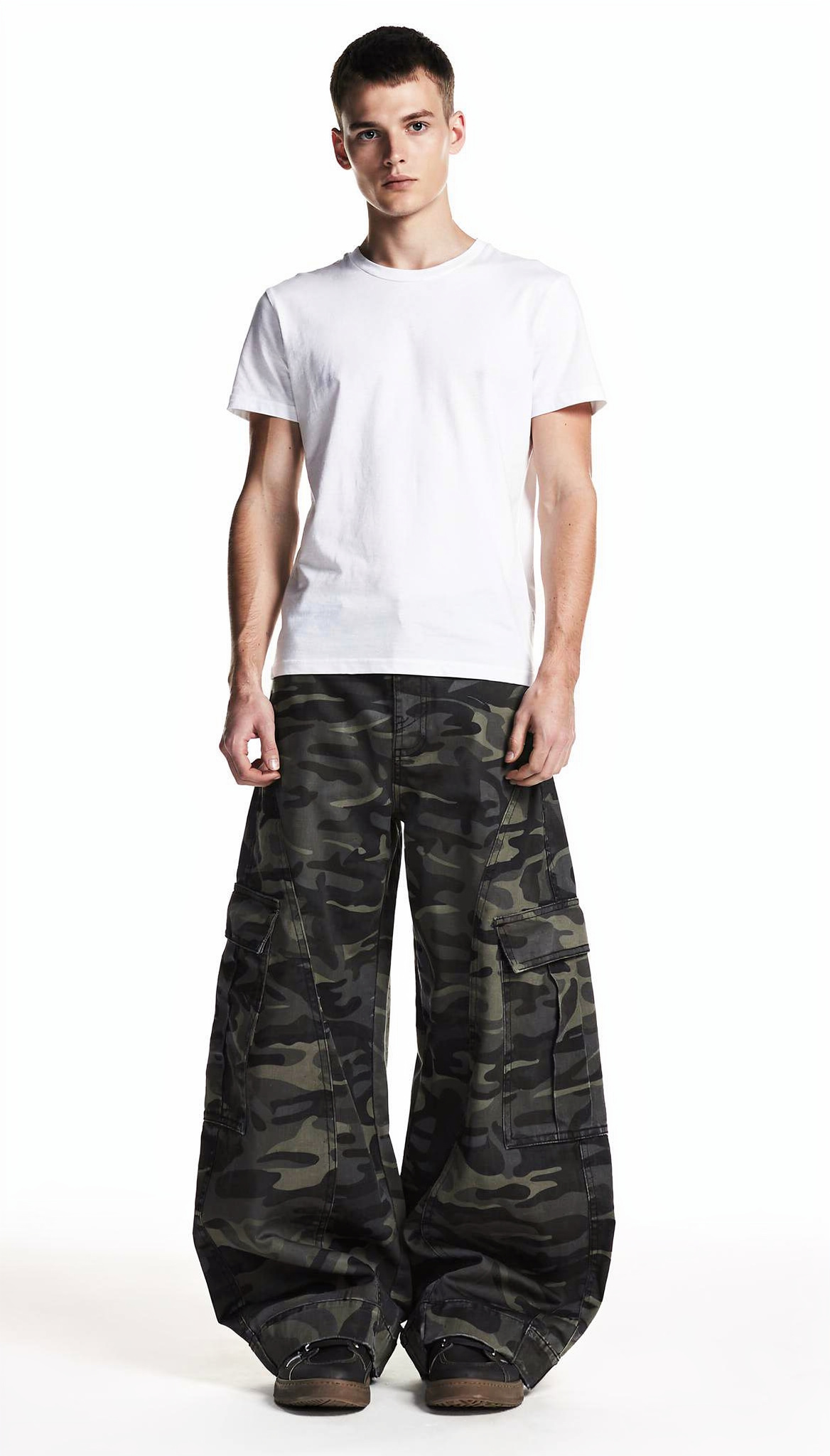 カモフラージュ柄 カーゴワイドデニムパンツ