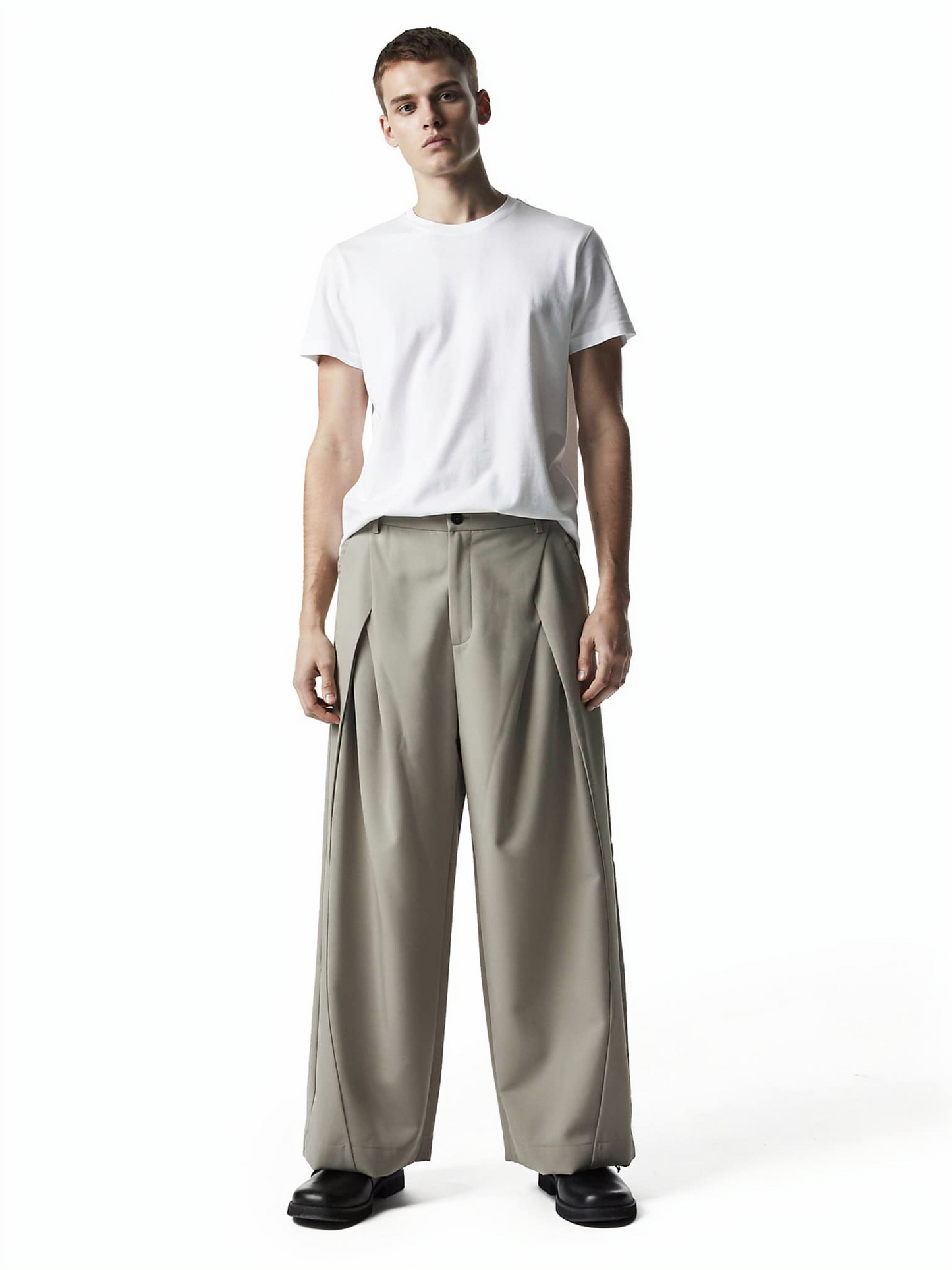 ストラクチャードプリーツワイドスラックス